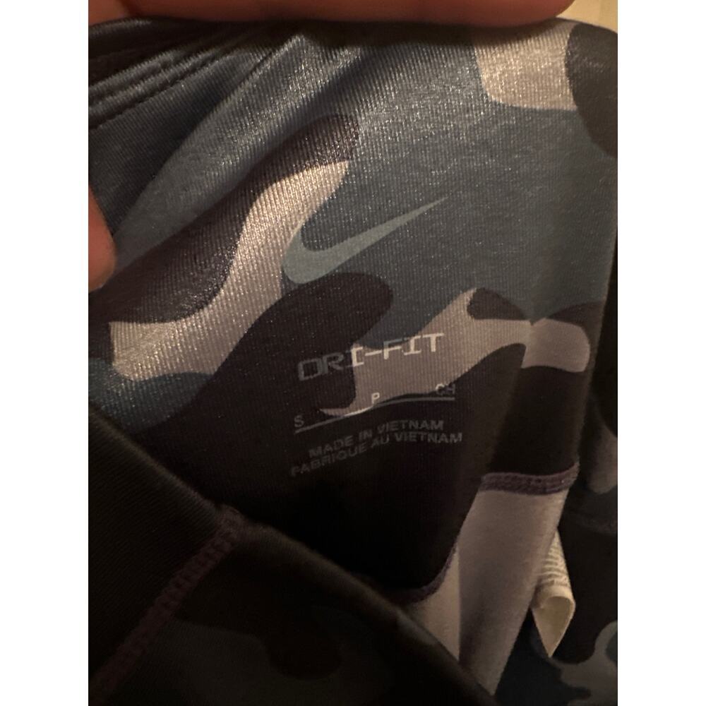 Blue Sparkly Camo Mid Rise Nike Leggings Sm - Picture 6 of 6